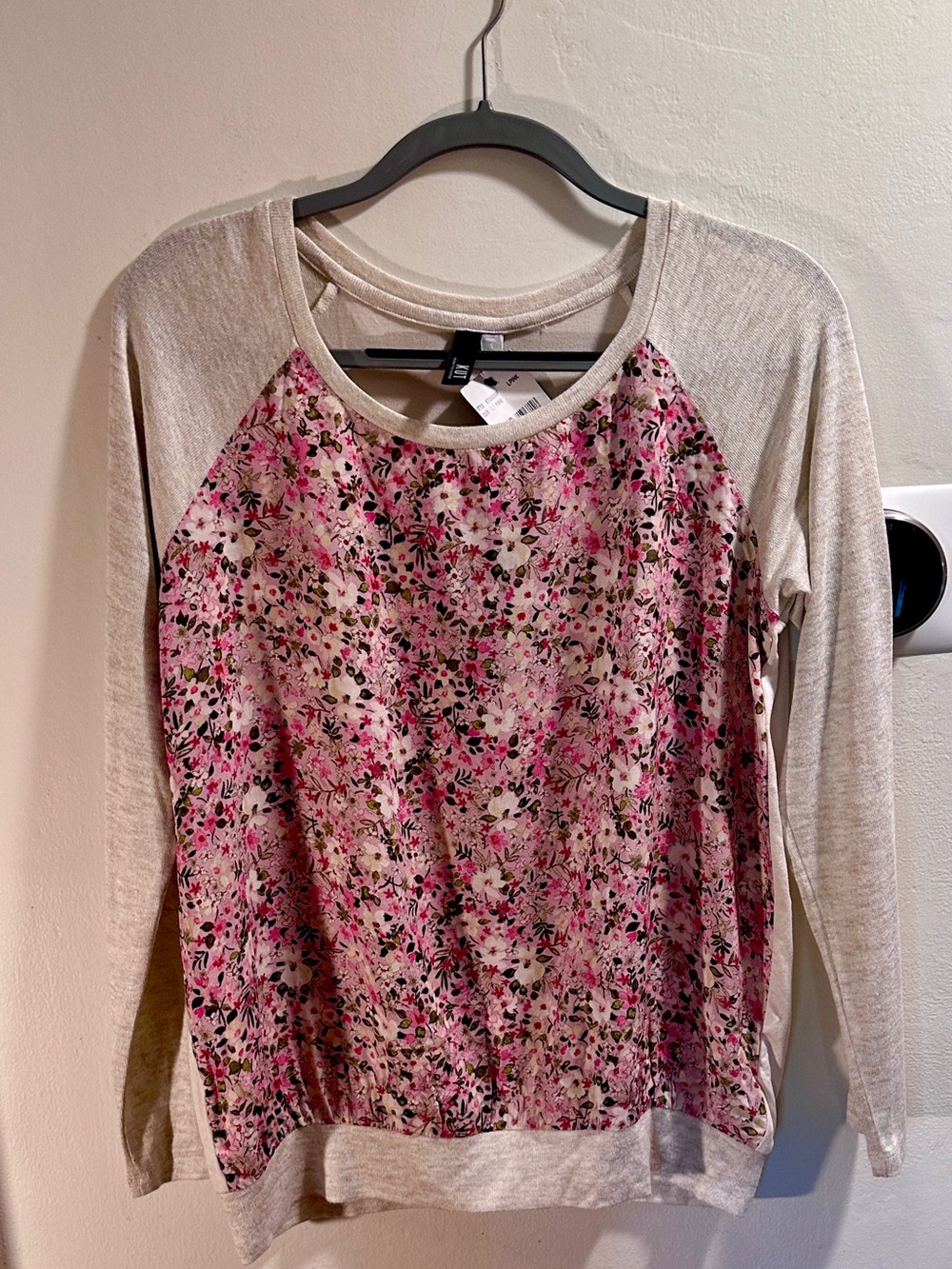 Kut from the Kloth “Benter” Mixed Media Floral Raglan Top